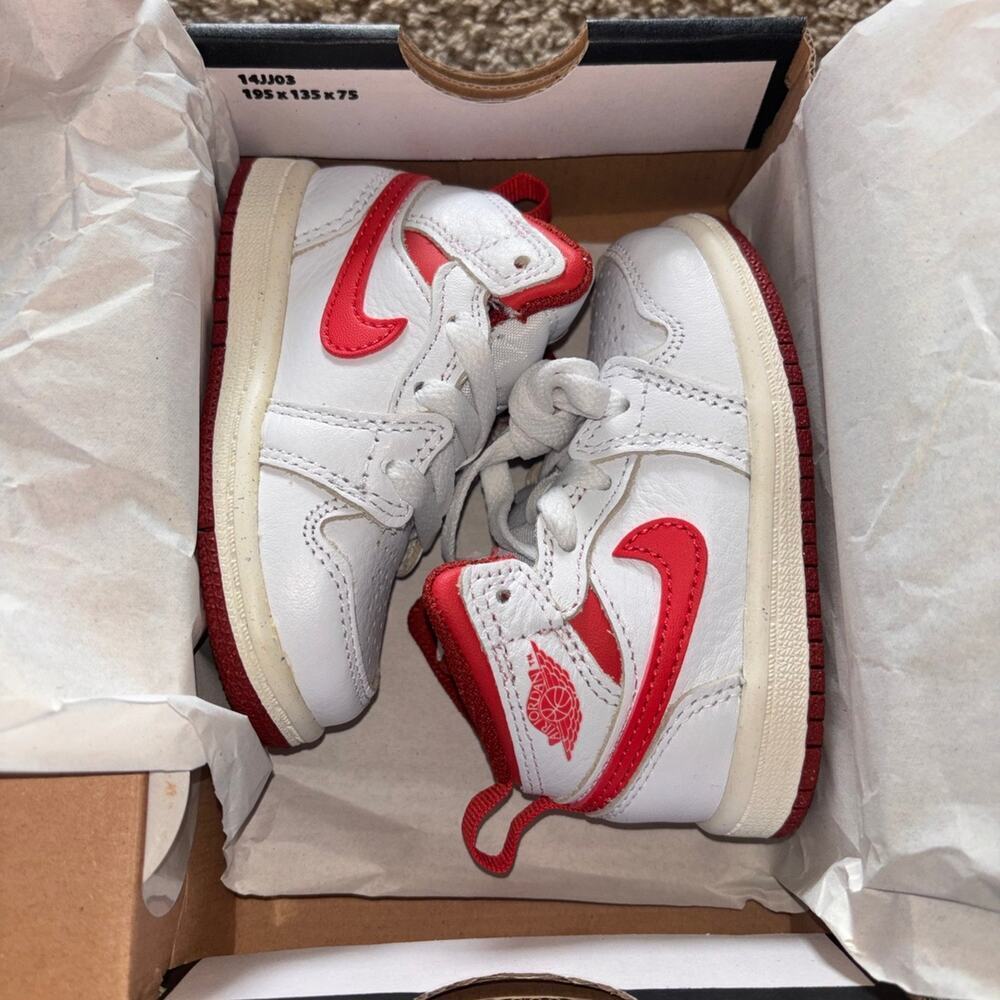Jordan Toddlers 1 Mid Basketball Sneakers 5C White/Dune Red/Sail/Lobster - Picture 8 of 8